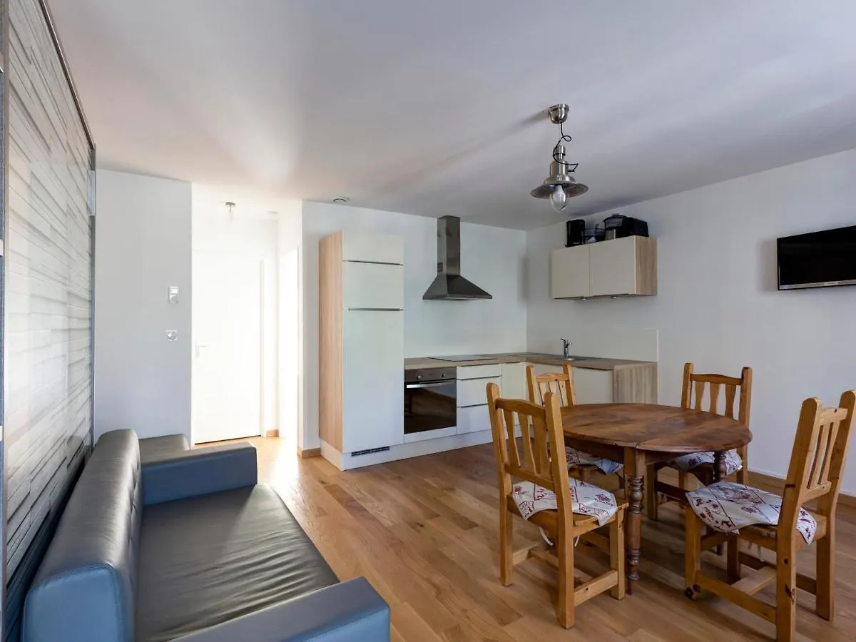 Appartement Neuf 2* Au Centre De Brides Avec Terrasse, Proche Telecabines Et Commerces - Fr-1-512-41